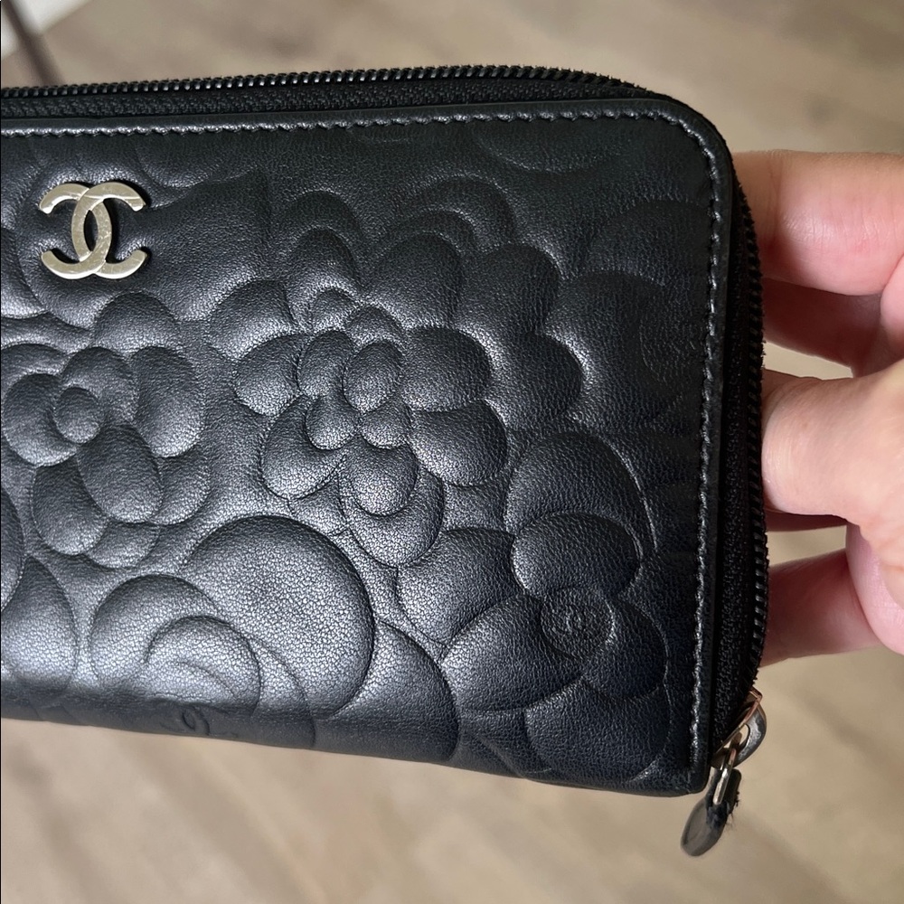 🖤 CHANEL Camillia Zippy Leather Long wallet Black Authentic - Picture 5 of 17